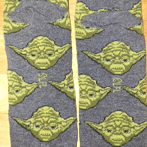 Six pairs of Star Wars ankle socks in a men's size 8 or women's size 9. Pre-love - Picture 2 of 8